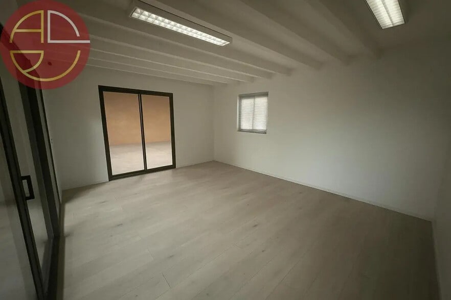 Industrial in Fenouillet for lease - Interior Photo - Image 3 of 6