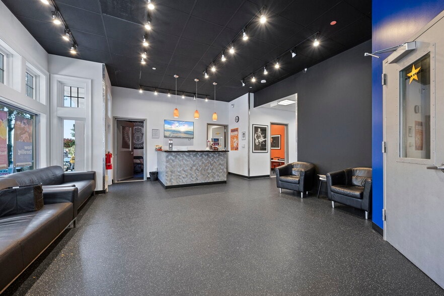 122-134 Mamaroneck Ave, Mamaroneck, NY for lease - Interior Photo - Image 2 of 9