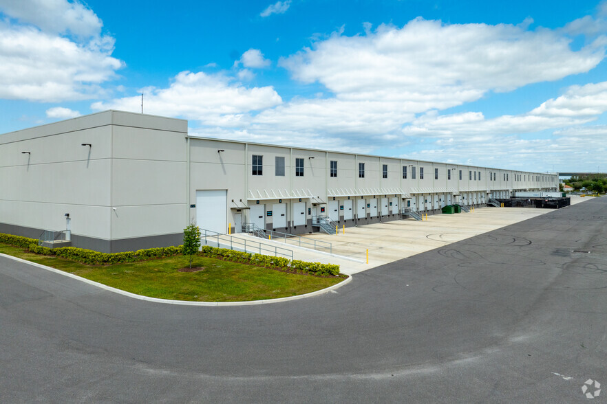 13643 S Orange Ave, Orlando, FL for lease - Building Photo - Image 2 of 5