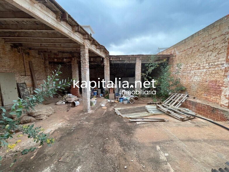 Industrial in Canals for sale - Building Photo - Image 2 of 10