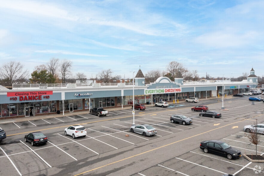 E Sunrise Hwy, Freeport, NY 11520 - Meadowbrook Commons | LoopNet