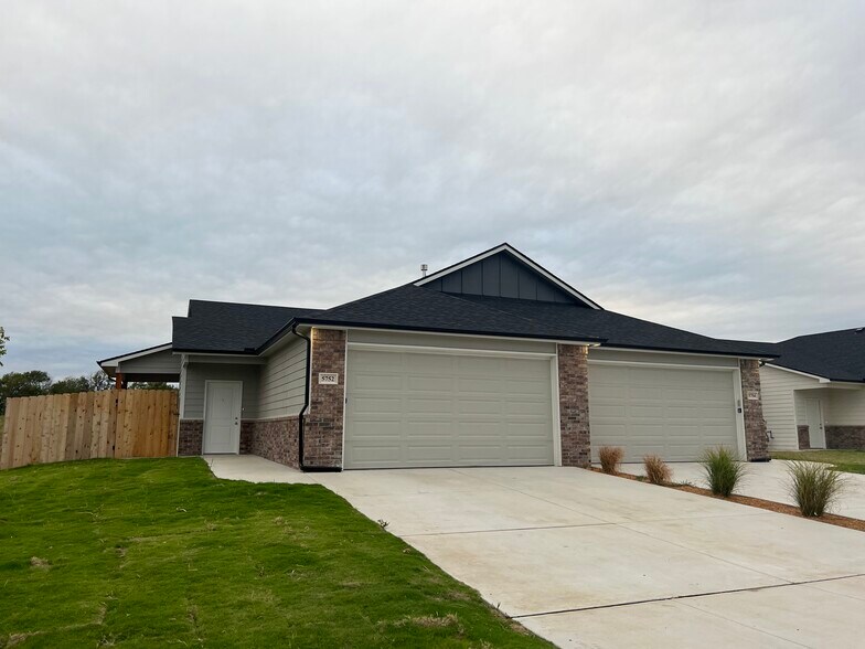 540 Building/1080 Door Duplex Portfolio, Bel Aire, KS 67220 5