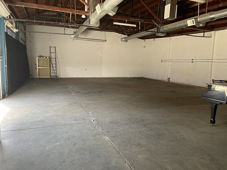 926 85th Ave, Oakland, CA for lease - Building Photo - Image 2 of 21