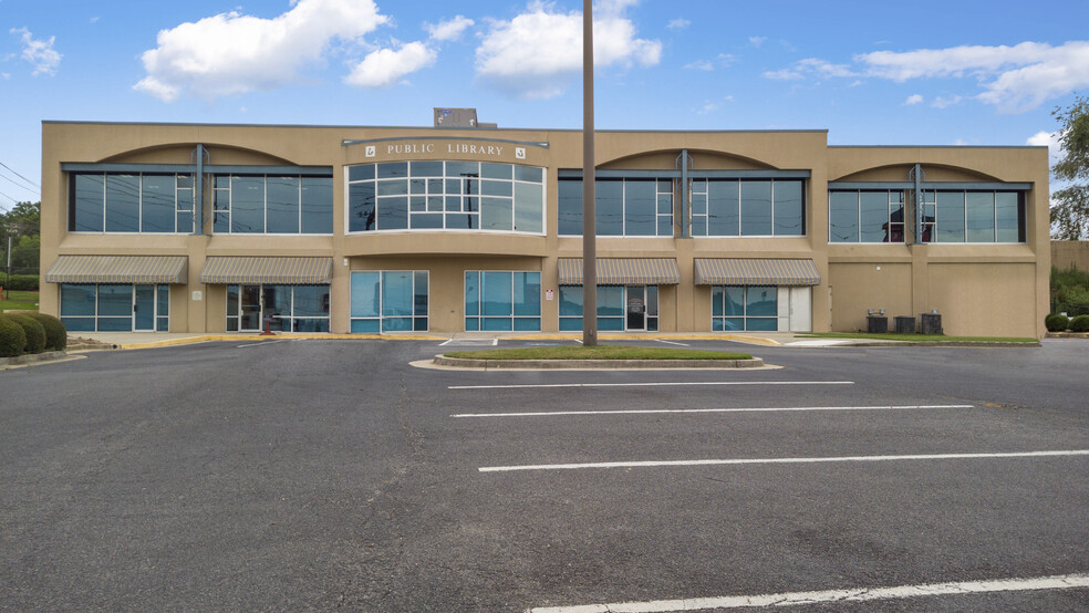 110 Holiday Dr, Macon-Bibb, GA for lease - Building Photo - Image 1 of 11