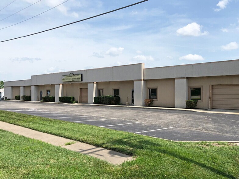 4311-4343 Merriam Dr, Overland Park, KS for lease - Building Photo - Image 1 of 4