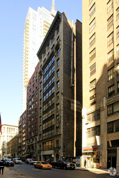 15 E 32nd St, New York, NY for lease - Building Photo - Image 1 of 9