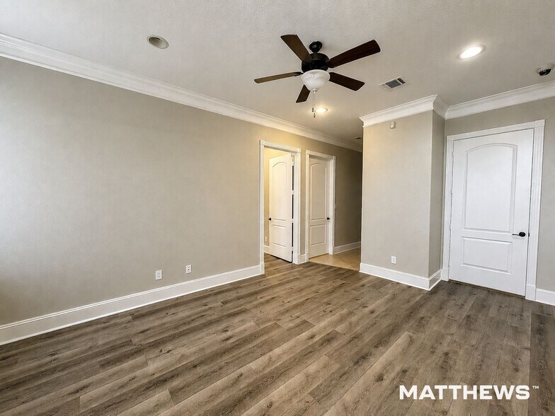11601 Spring Cypress Rd, Tomball, TX for lease - Building Photo - Image 2 of 3