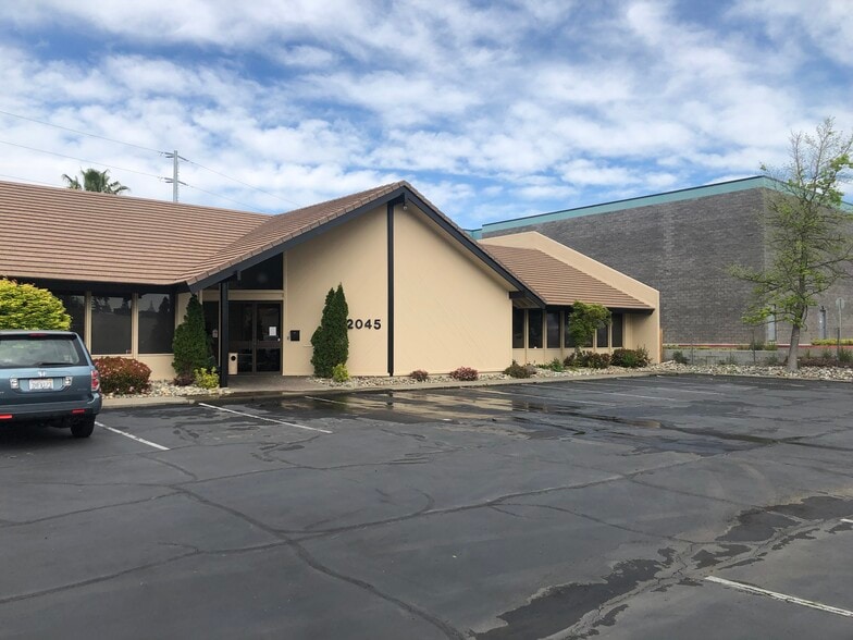 2045 Hallmark Dr, Sacramento, CA for lease - Building Photo - Image 1 of 17