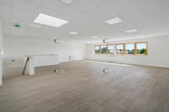 Industrial in Stains for sale Interior Photo- Image 2 of 3