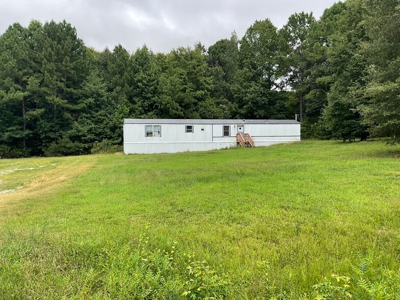 12 mobile homes in Roanoke Rapids NC portfolio of 3 properties for sale on LoopNet.com - Building Photo - Image 1 of 13