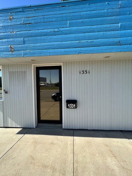 1329 West Main, Rapid City, SD for lease - Building Photo - Image 3 of 11