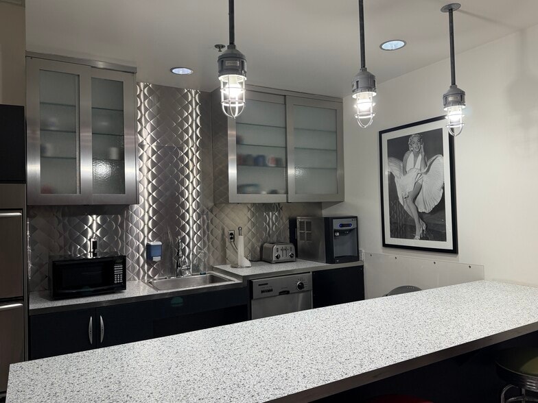 611 S Main St, Grapevine, TX for lease - Interior Photo - Image 3 of 16