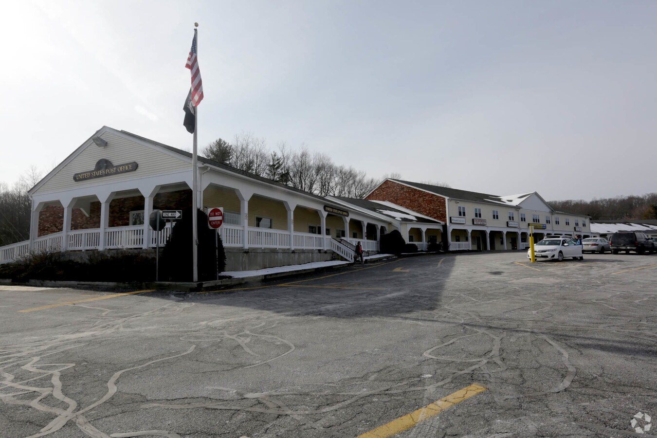 156160 Worcester Providence Tpke, Sutton, MA 01590 Sutton Square