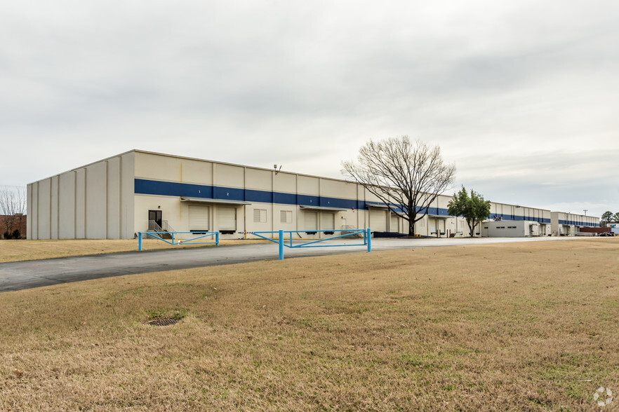 4050 Air Park St, Memphis, TN for lease - Primary Photo - Image 2 of 7