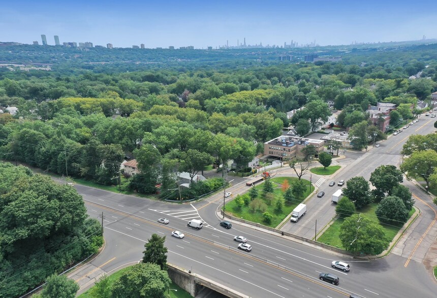 1086 Teaneck Rd, Teaneck, NJ for lease - Aerial - Image 2 of 9