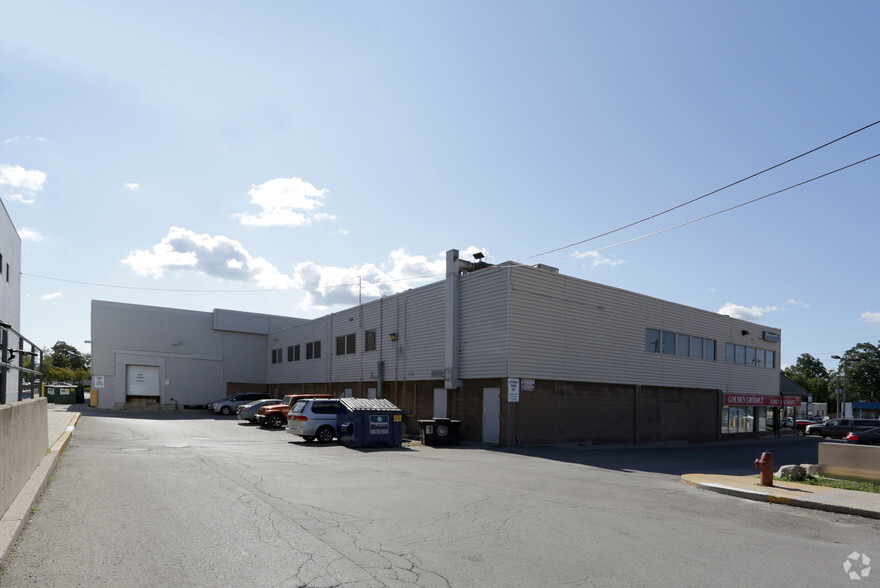 1119 Fennell Ave, Hamilton, ON for lease - Building Photo - Image 3 of 9