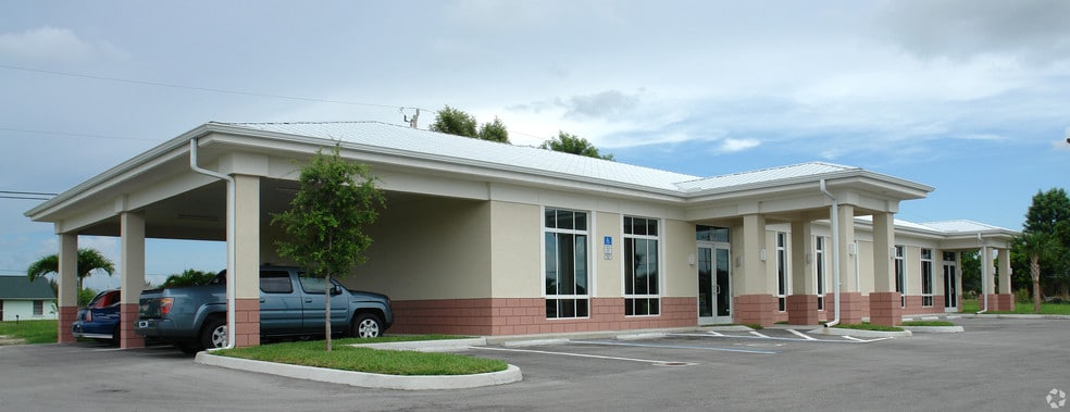 1510 SW Santa Barbara Blvd, Cape Coral, FL for lease - Building Photo - Image 2 of 6