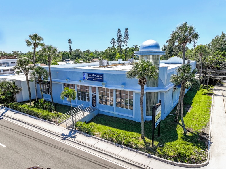 2030 Bee Ridge Rd, Sarasota, FL for sale - Building Photo - Image 2 of 29