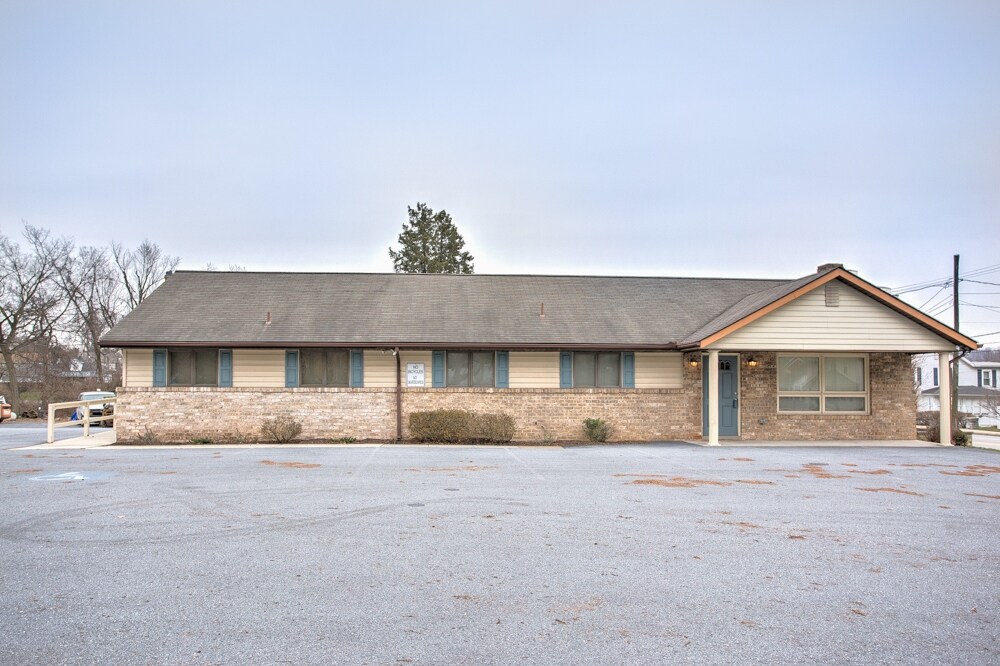 40 2nd St, Highspire, PA 17034