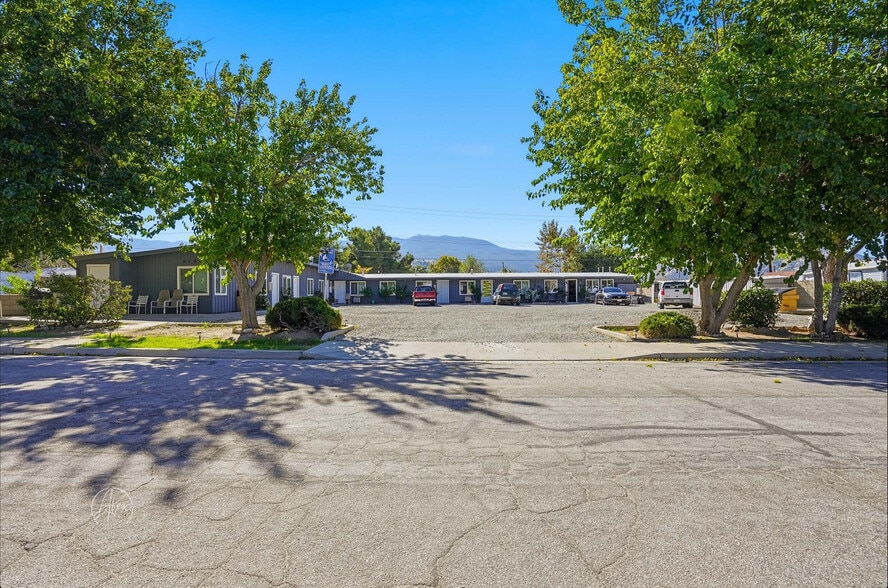 2100 Crestview Ave, Lake Isabella, CA for sale - Building Photo - Image 3 of 15