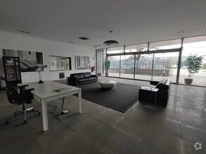 Avenida Vía Láctea, 1, San Fernando de Henares, Madrid for lease Interior Photo- Image 1 of 10