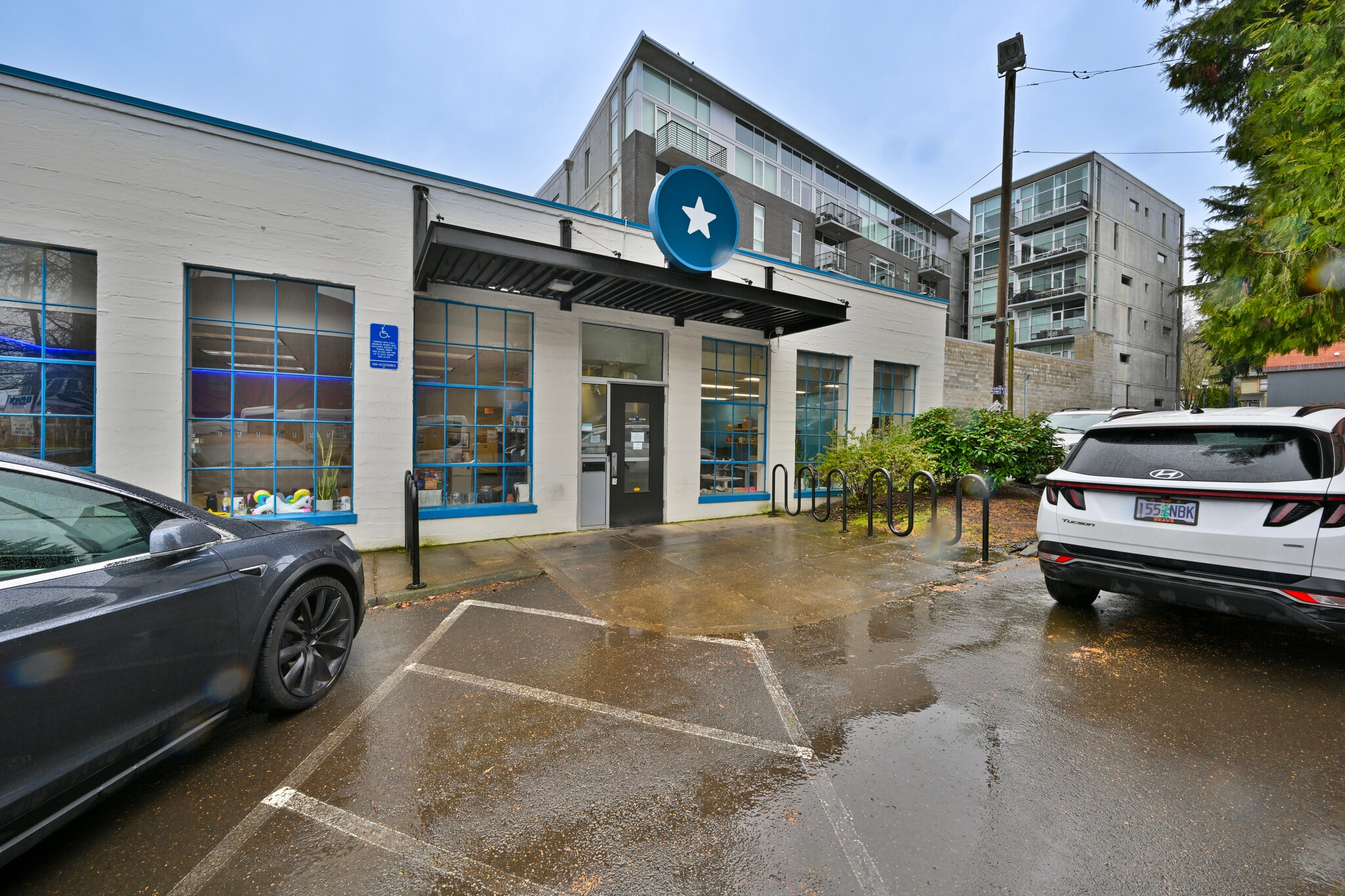 1701 SW Jefferson St, Portland, OR for lease Building Photo- Image 1 of 15