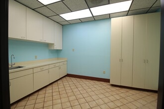 16125 Cairnway Dr, Houston, TX for lease Interior Photo- Image 2 of 10