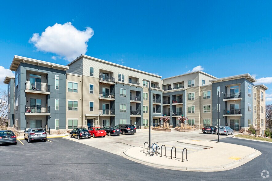 2024 Tennyson Ln, Madison, WI for sale - Primary Photo - Image 1 of 1