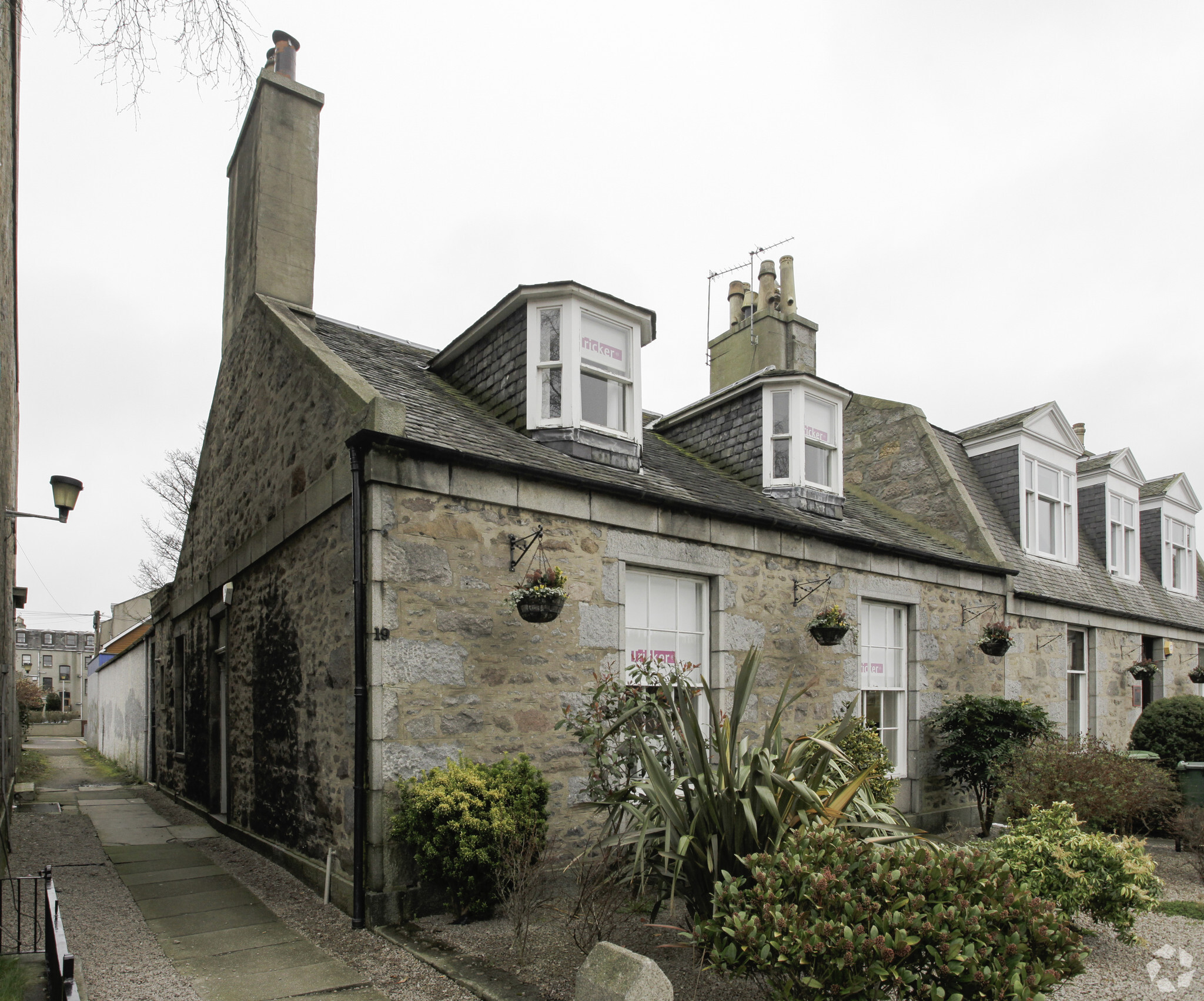 19 Victoria St, Aberdeen for sale Primary Photo- Image 1 of 3