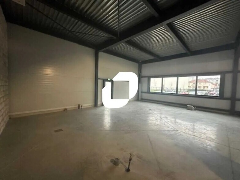 Office in Montmagny for lease - Interior Photo - Image 2 of 9