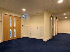Queen Mother Sq, Dorchester for lease Interior Photo- Image 2 of 10