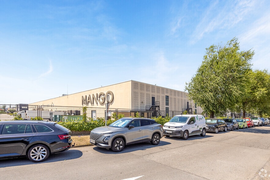 Industrial in Palau-solità i Plegamans, Barcelona for lease - Building Photo - Image 2 of 7