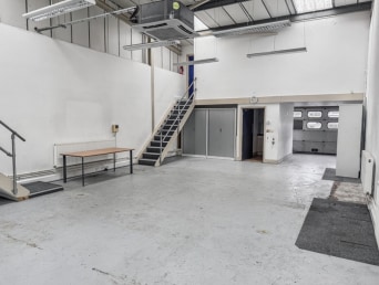 Clifford Rd, London for lease - Interior Photo - Image 2 of 6