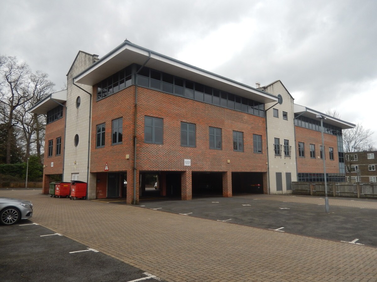 1 Princes Rd, Weybridge, KT13 9TU Consort House