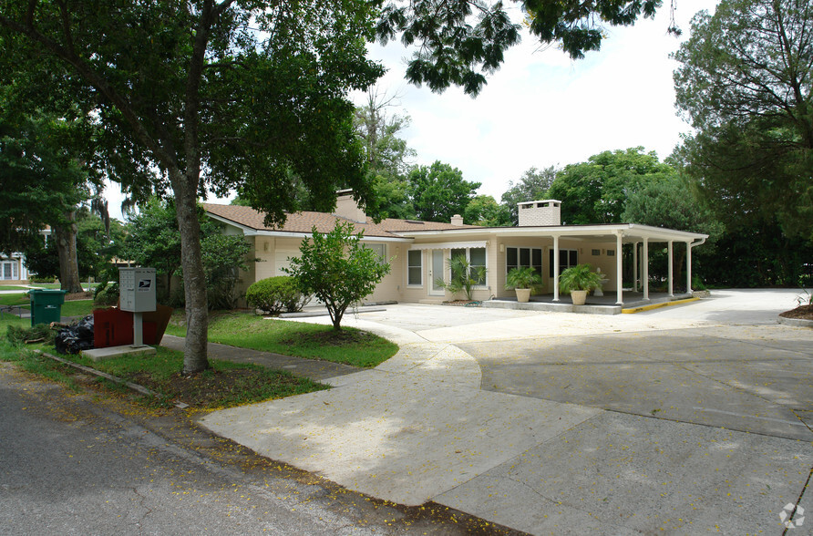 1025 W New York Ave, Deland, FL for lease - Building Photo - Image 3 of 36