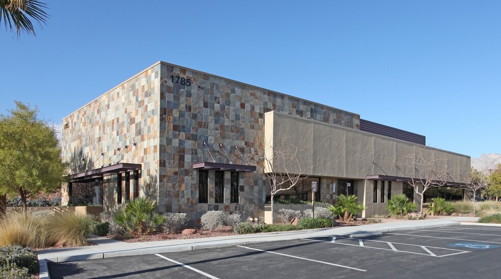 1785 Village Center Cir, Las Vegas, NV for lease - Building Photo - Image 1 of 9