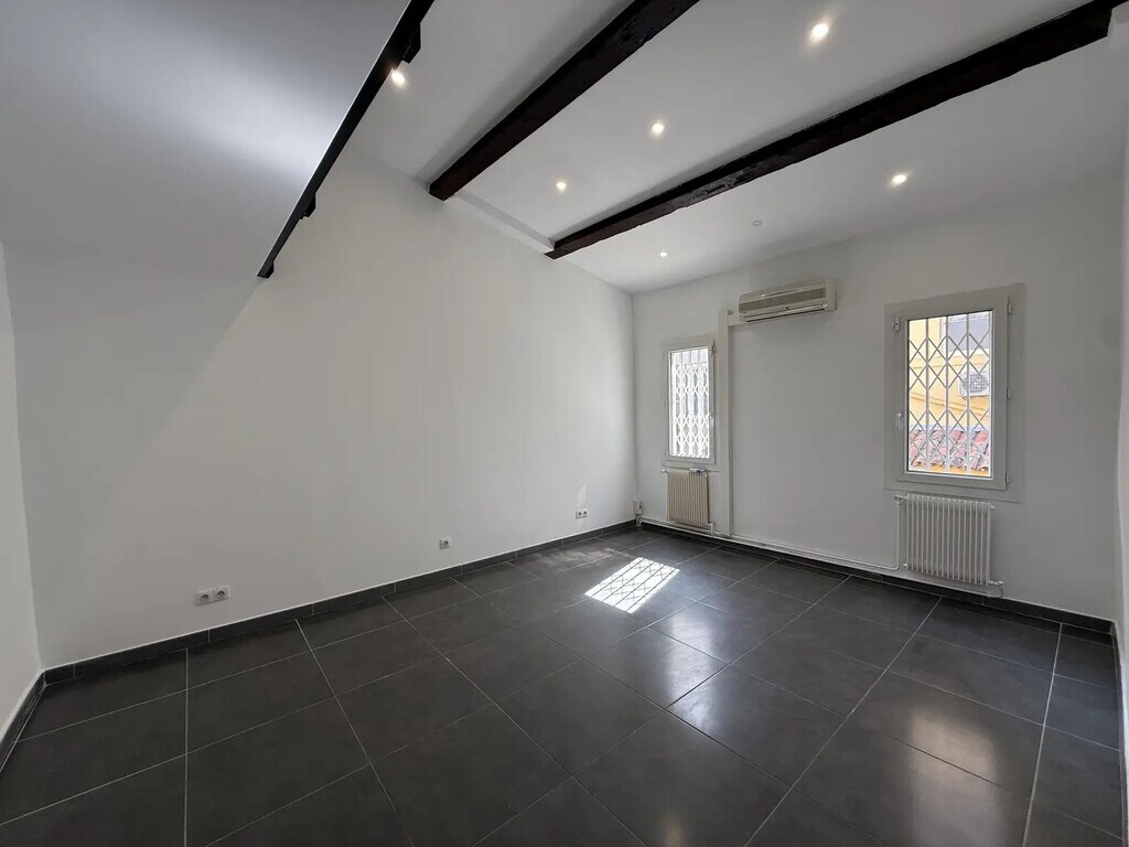 Vente Bureaux 131 m² - Photo 1