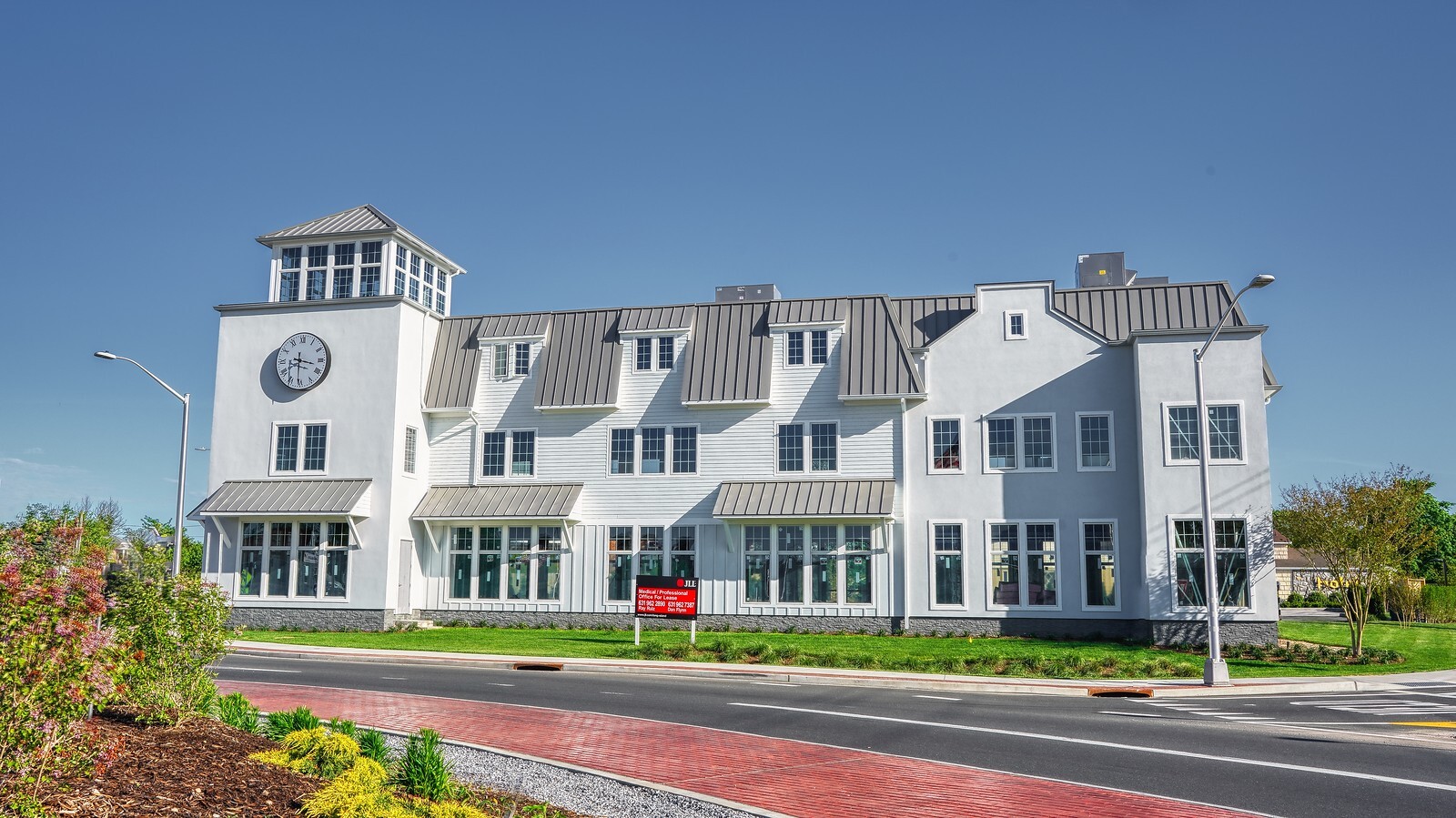 20 Riverleigh Ave, Riverhead, NY for lease Primary Photo- Image 1 of 12