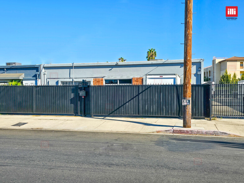 14737 Arminta St, Panorama City, CA for lease - Building Photo - Image 3 of 14