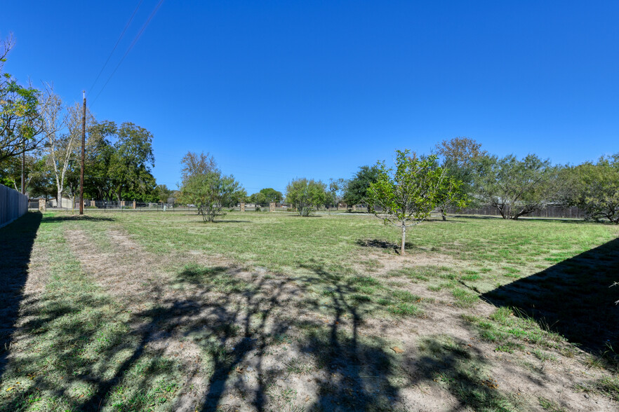 777 Happy Haven Rd, Mcqueeney, TX for sale - Building Photo - Image 3 of 10