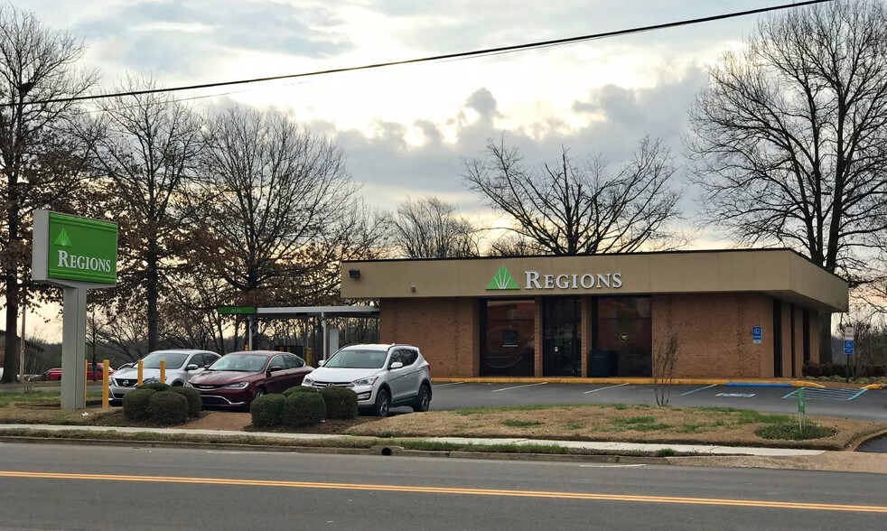 109 S Main St, Mount Pleasant, TN 38474