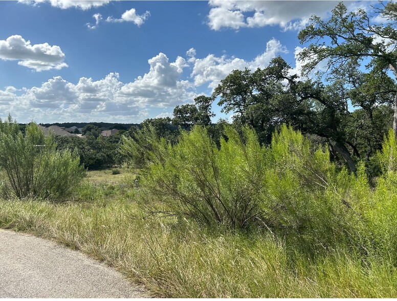 1728 Chardonnay, Canyon Lake, TX for sale - Primary Photo - Image 1 of 12