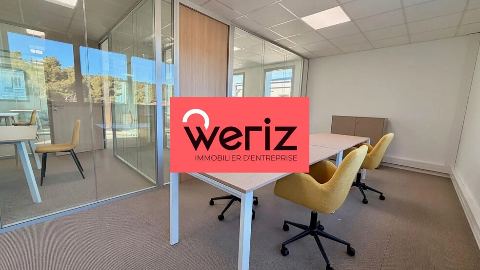 Office in Cassis for lease - Interior Photo - Image 3 of 12