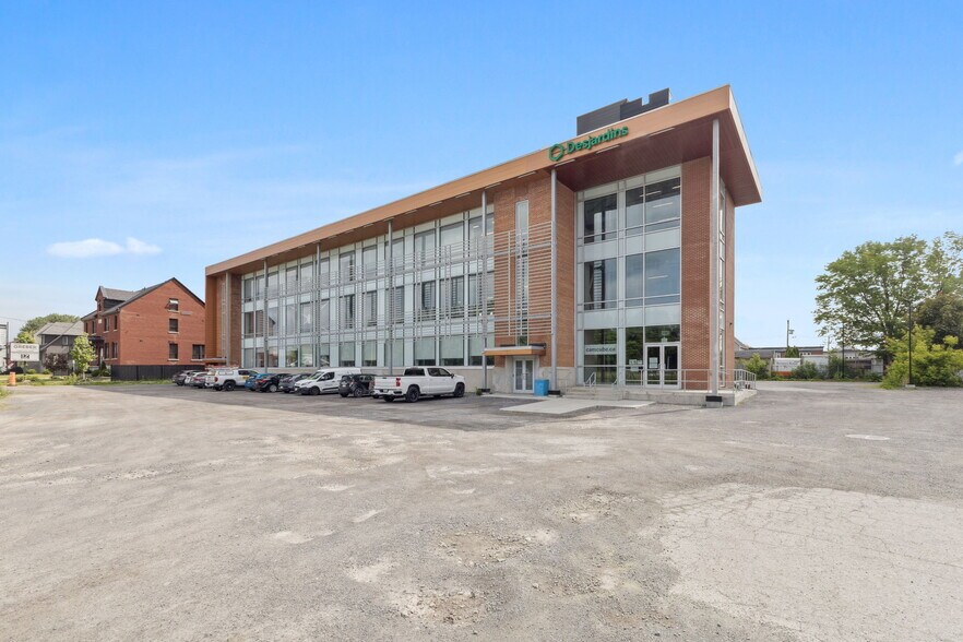 15 Boul Gréber, Gatineau, QC for sale - Building Photo - Image 2 of 24