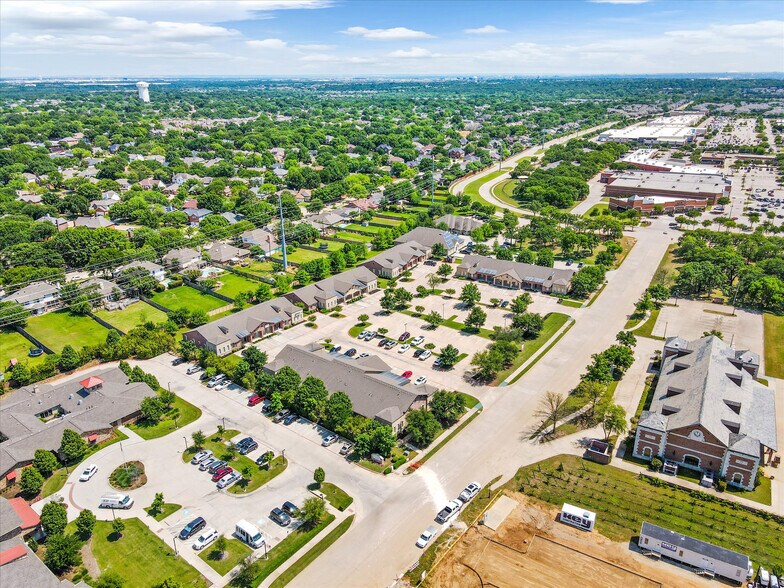 4811-4851 Merlot Ave, Grapevine, TX for lease - Building Photo - Image 1 of 5