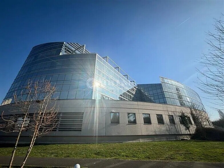 Office in Champigny-sur-Marne for lease - Building Photo - Image 2 of 10