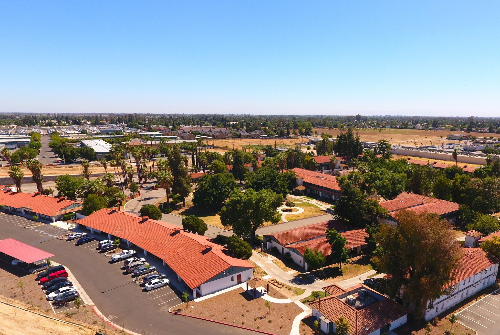 2550 W Clinton Ave, Fresno, CA for sale Building Photo- Image 1 of 1