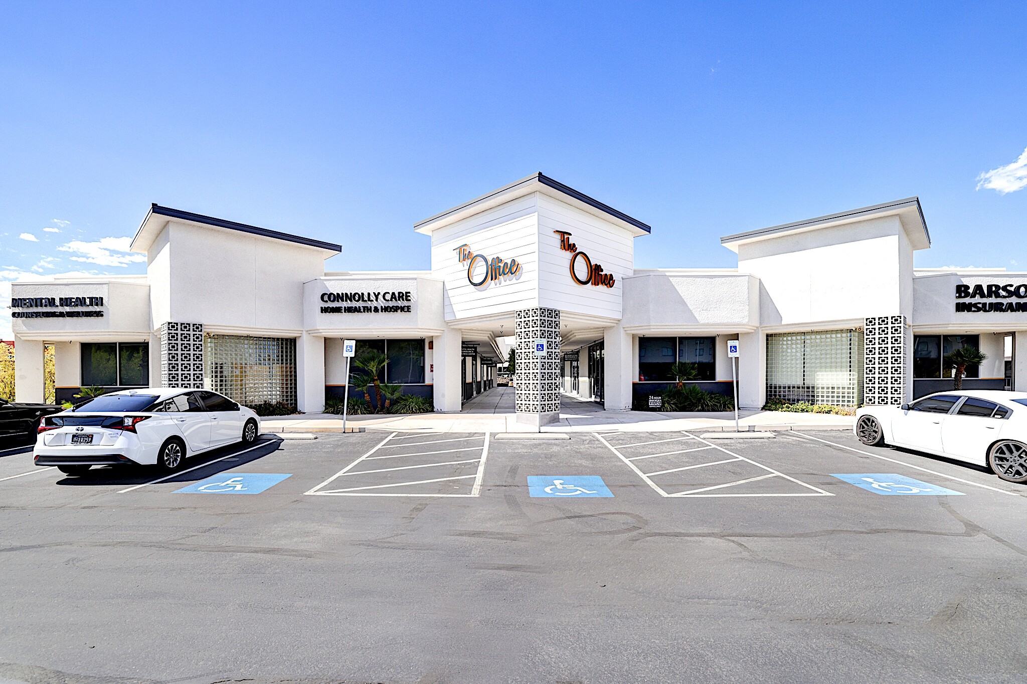 320-340 E Warm Springs Rd, Las Vegas, NV for lease Building Photo- Image 1 of 26