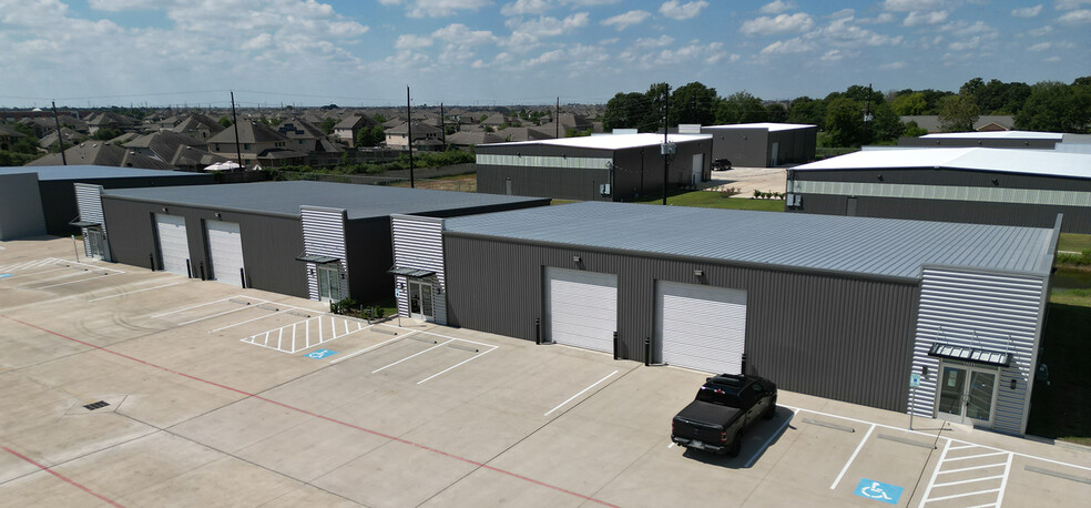 17107 South Dr, Cypress, TX for lease - Building Photo - Image 1 of 10