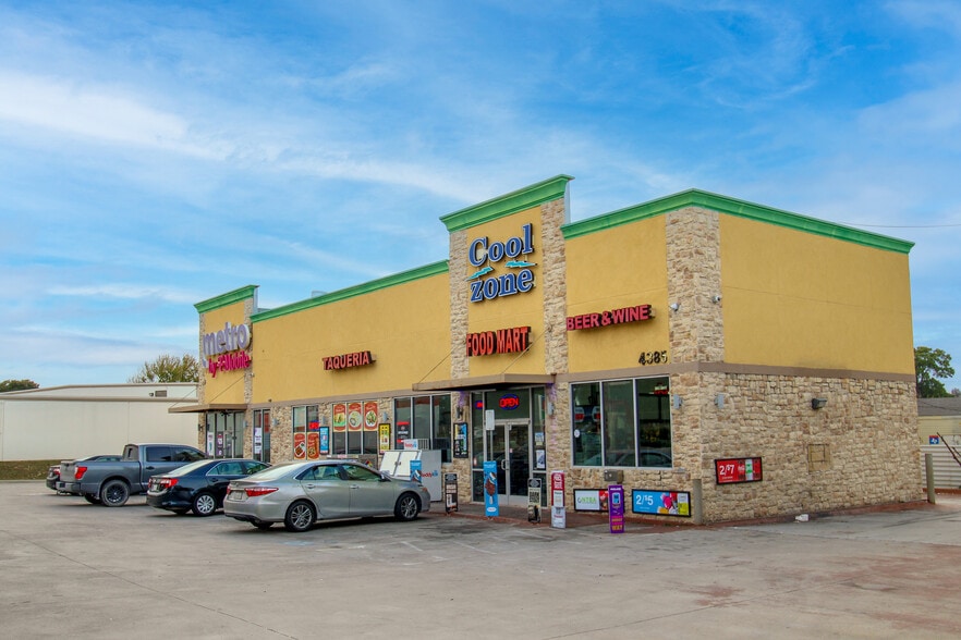 4385 S Westmoreland Rd, Dallas, TX for sale - Building Photo - Image 3 of 4